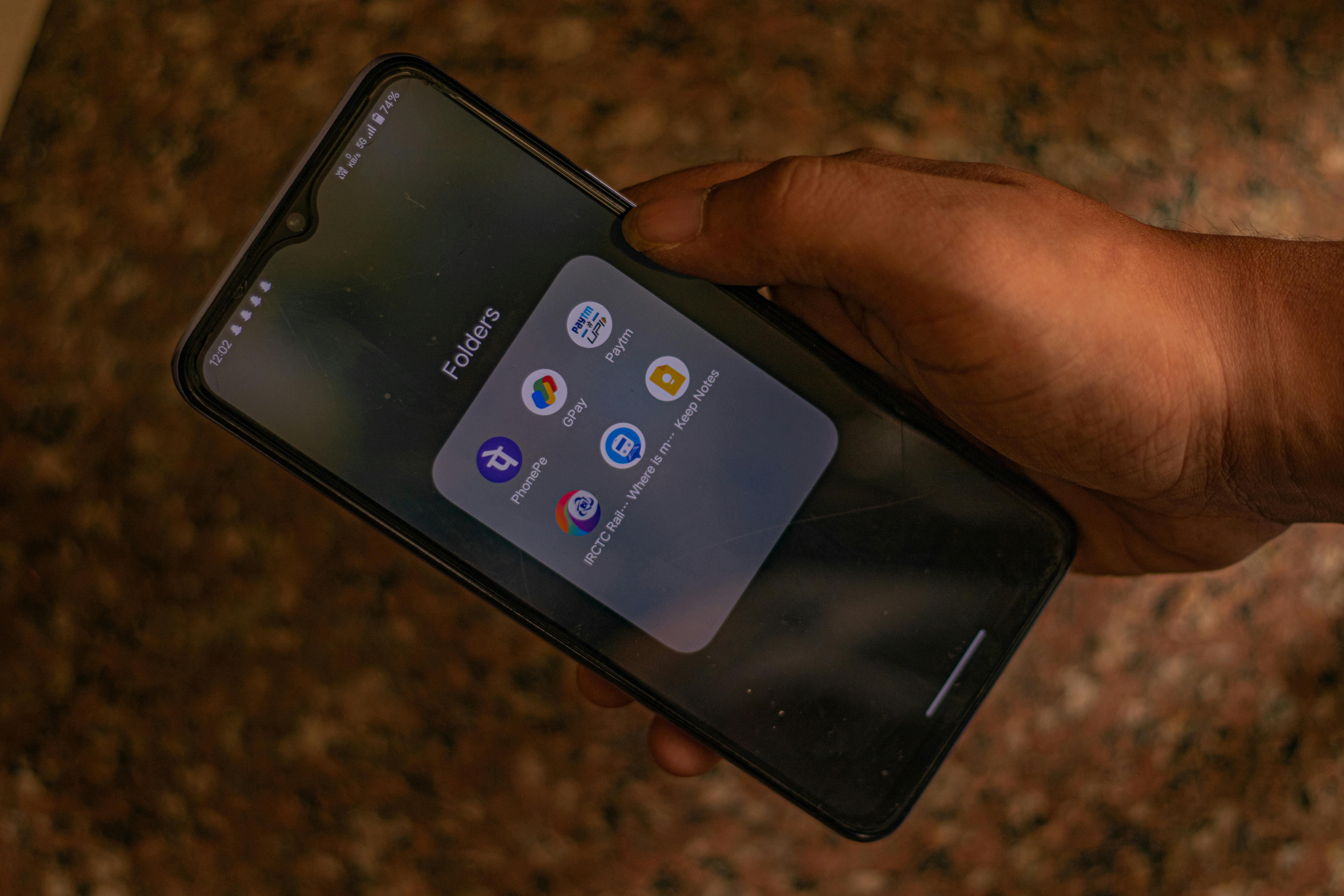 Bloomberg analyst warns volatility will 'trickle up' into 2026